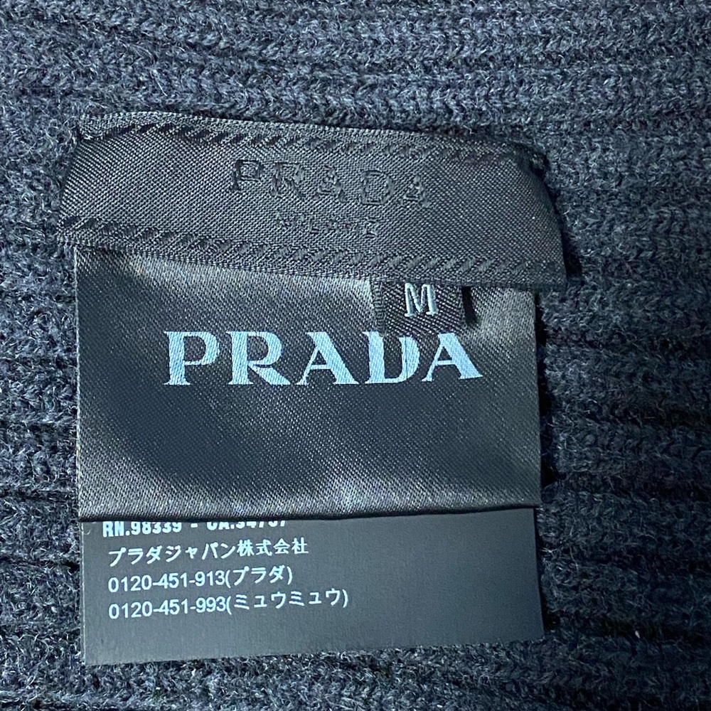 Prada - Picture 3 of 7